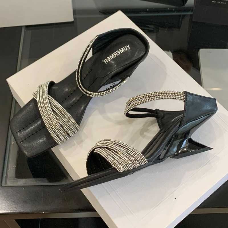 Bling Rhinestone Cross Tied Slippers Women Fashion Square Toe Wedges Slide Sandals Luxury Banquet Brand Designer Dress Shoes Z251015