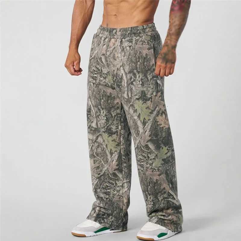 2025 New Jogger Straight Trendy Fitness Pants Mens Camouflage Wide Leg Pants Breathable running sweatpants loose men trousers Y251105