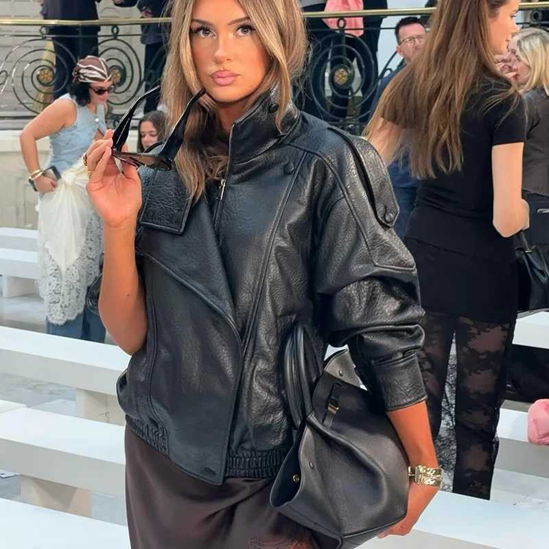Womens Faux Leather Jacket 2025 New Fashion Autumn Black Long Sleeve Pebble Jacket Motorcycle Style Personality Ladies JacketT251017