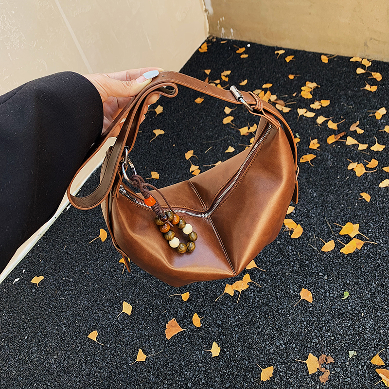 2025 Autumn New Fashionable Women's Mobile Phone Bag Autumn Student Large Capacity High end Versatile Leisure Minimalist Niche Shopping Commuter 