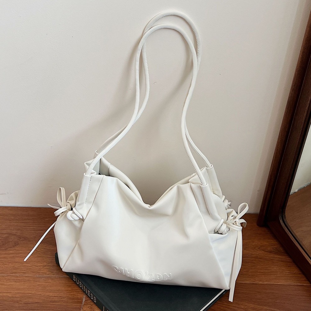 Fashionable High-Sense Womens Shoulder Bag: Spacious Commuting Companion with Comfortable Straps