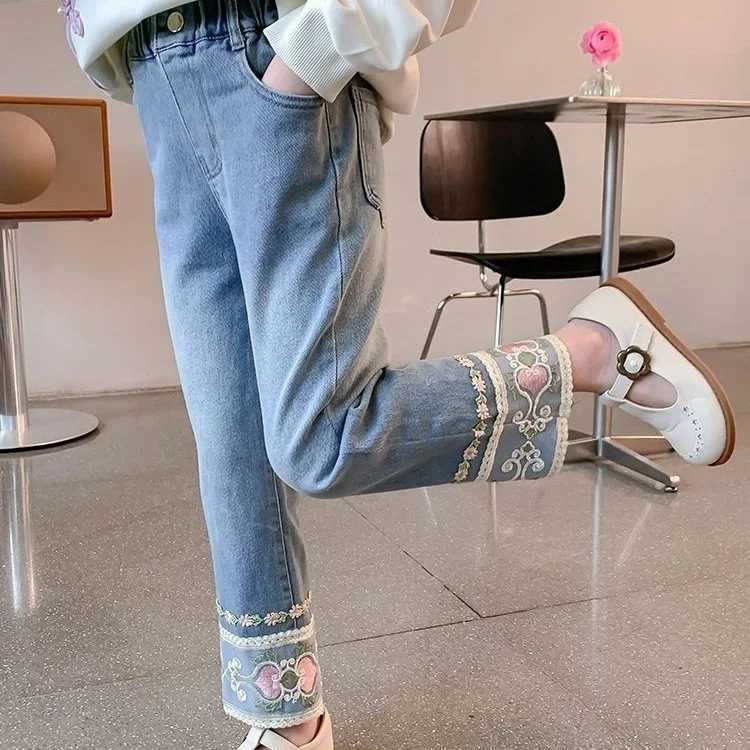 Toddler Kids Girls Jeans Autumn Flower Embroidery Children 48Y Girls Trouser Ins Mid Waist Little Versatile Straight Leg PantsT251017