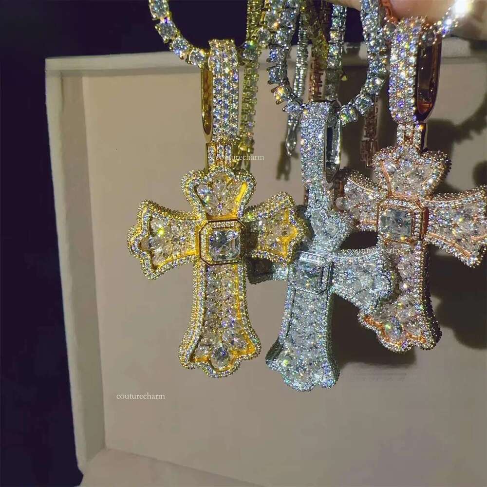 Custom Hip Hop Dia VVS Color Sterling Sier Iced Fine Jewelry Moissanite Cross Pendant