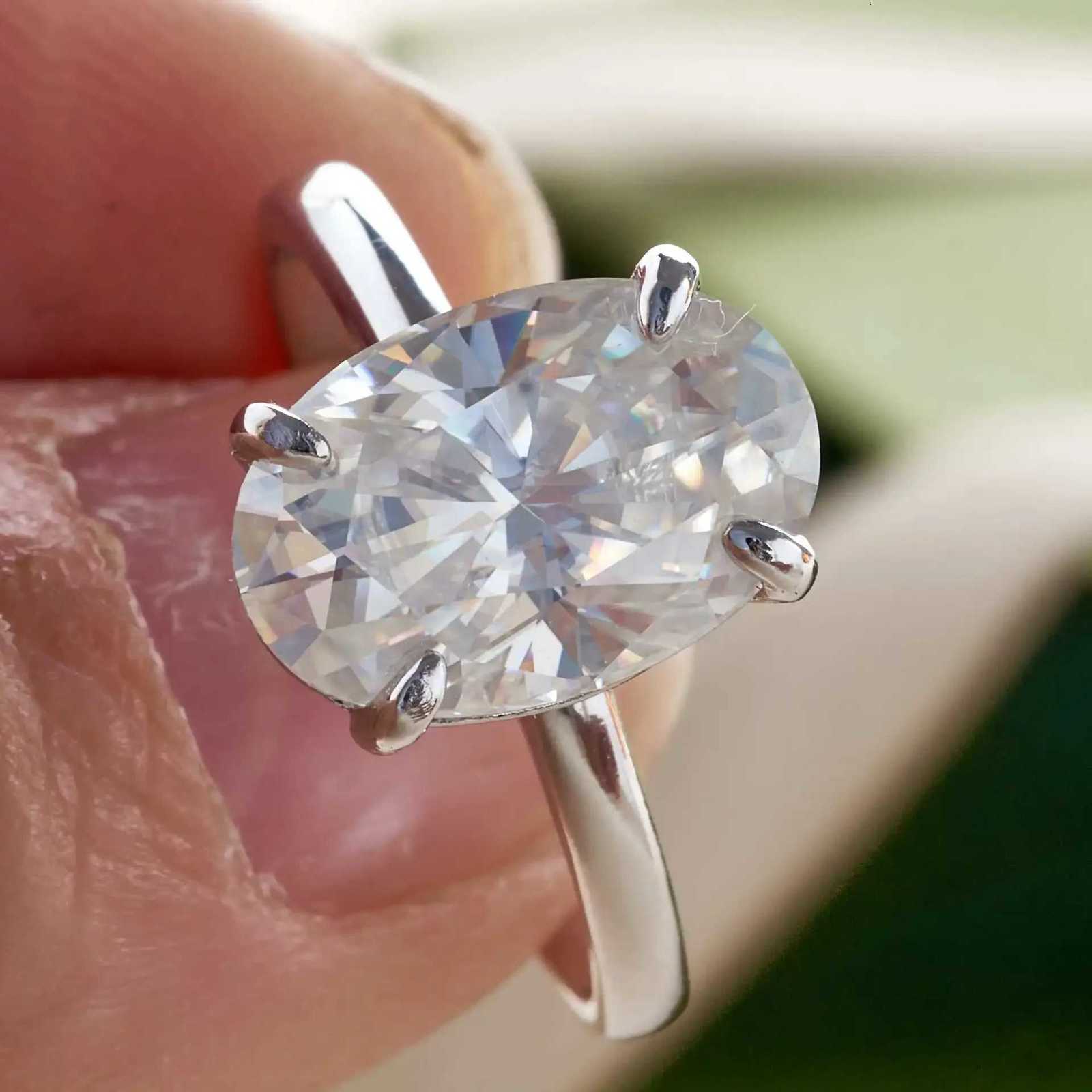 Fashionable and versatile white oval pigeon egg zircon plated gold silver womens wedding engagement ringW251017