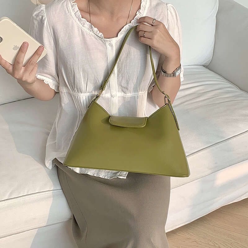 High-End Soft Leather Baguette Shoulder Fashionable Elegant New Versatile Handbag Daily Commute Underarm Bag B5