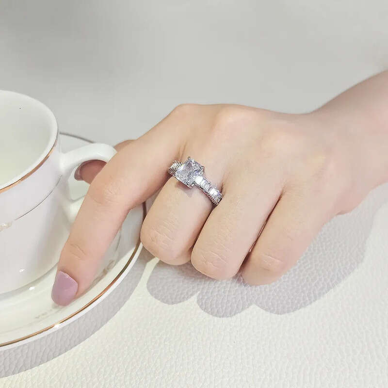 Rulalei 2024 Choucong Brand Wedding Rings Jewelry Sterling Sier Princess Cut 5A Cubic Zircon CZ Dia Gemstones Party Women Band Ring Gift