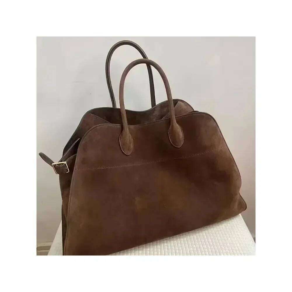 r niche design large capacity British style Spot autumn and winte women s new commuter retro handbag tote bag