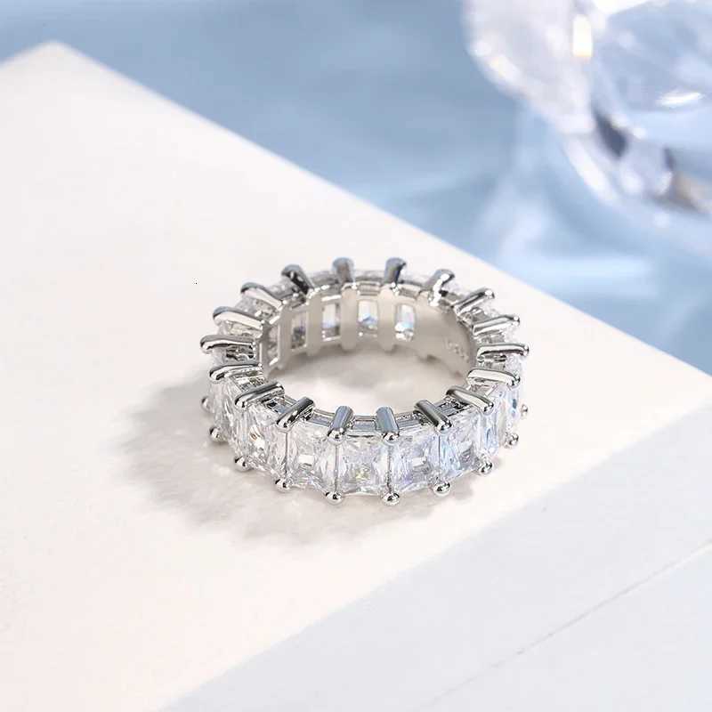 2024 New Arrivals Womens Large Zircon Gold Rings Fashion Wedding Engagement Rings 925 Silve Hip Hop JewelryW251017