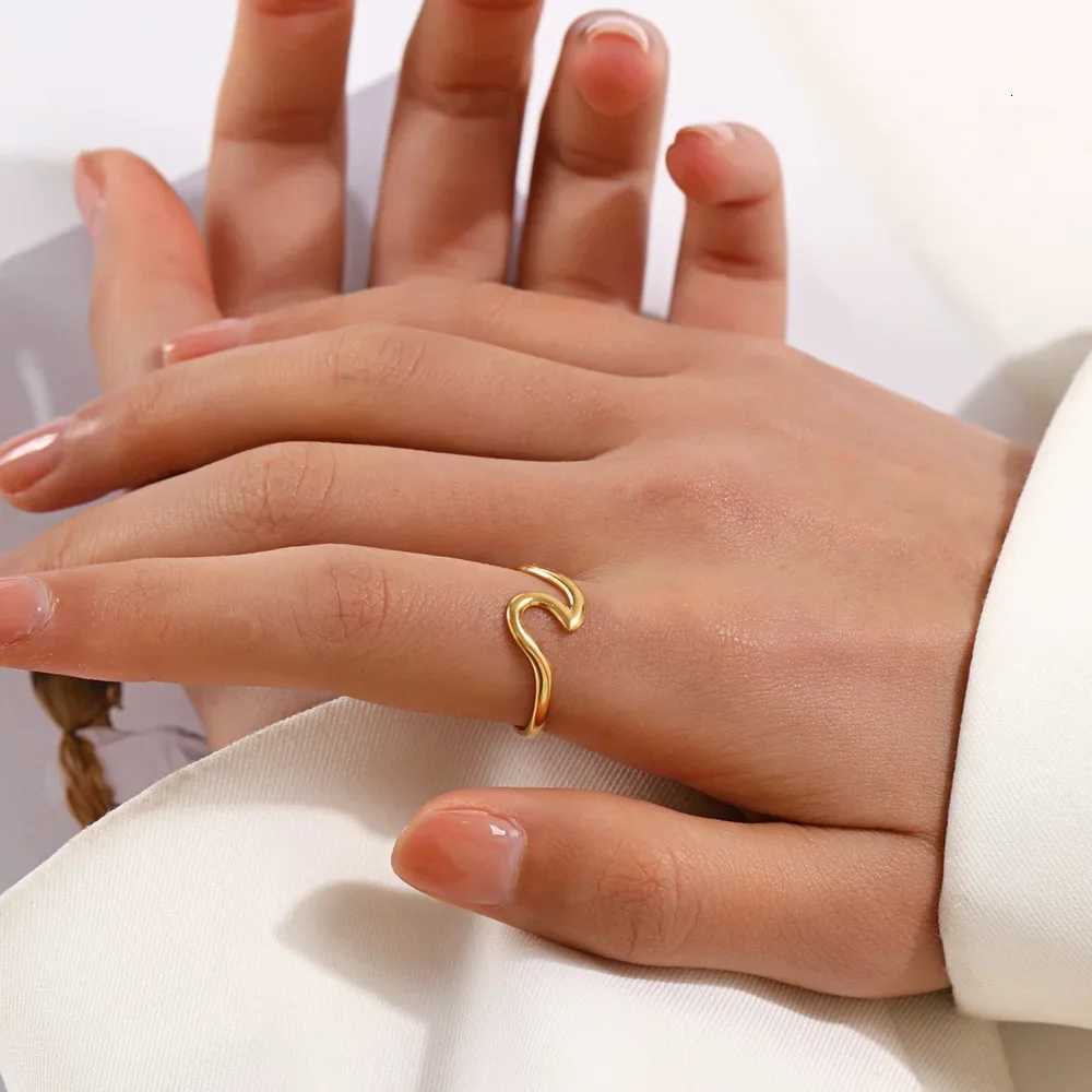 New Trendy Stainless Steel Geometric Rings for Women Girls Gold Color Minimalist Adjustable Finger Rings Birthday Jewelry GiftsW251017