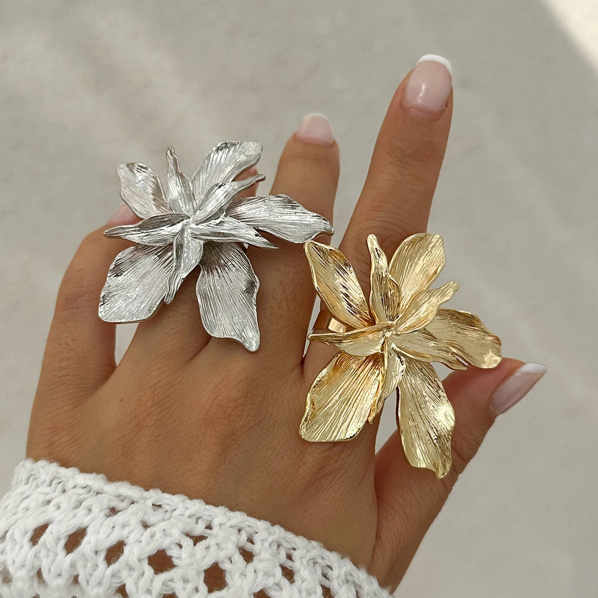 Salircon 2024 Personality Double Layered Metal Flower Ring for Women Trend Punk Party Adjustable Ring Ladies Jewelry Gift 251016