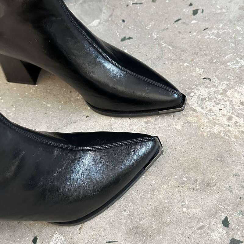 Cameido French Minimalist Pointed Toe Chunky Heel Short Boots