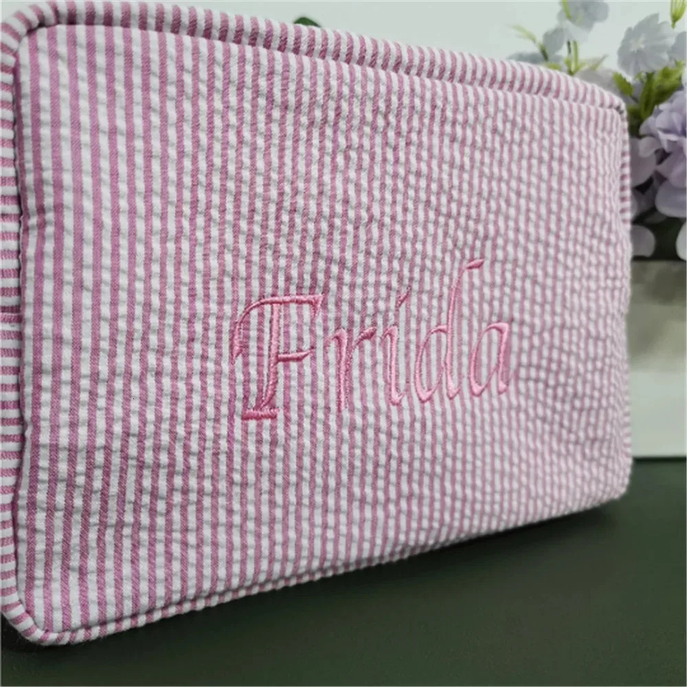 Personalized Seersucker Makeup Bag Embroidered Name Seersucker Bag Personalized Wash Bag Wedding Bridesmaid Gift Makeup Bag251011