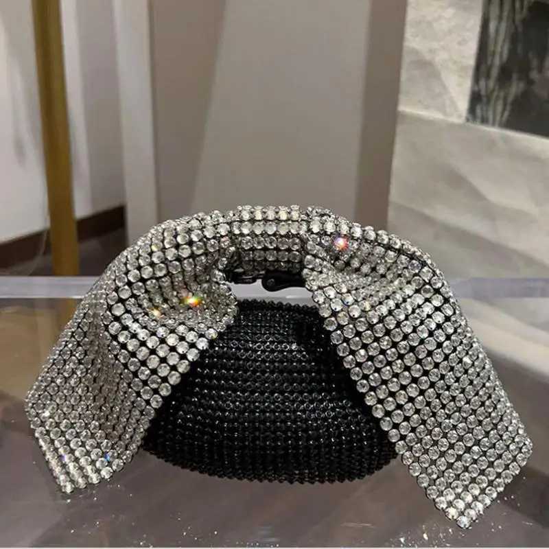 Light Luxury Fashion New Sparkling Diamond Bow Handbag For Women Evening Dress Banquet Temperament Cosmetic Storage Bag Trend Z251017