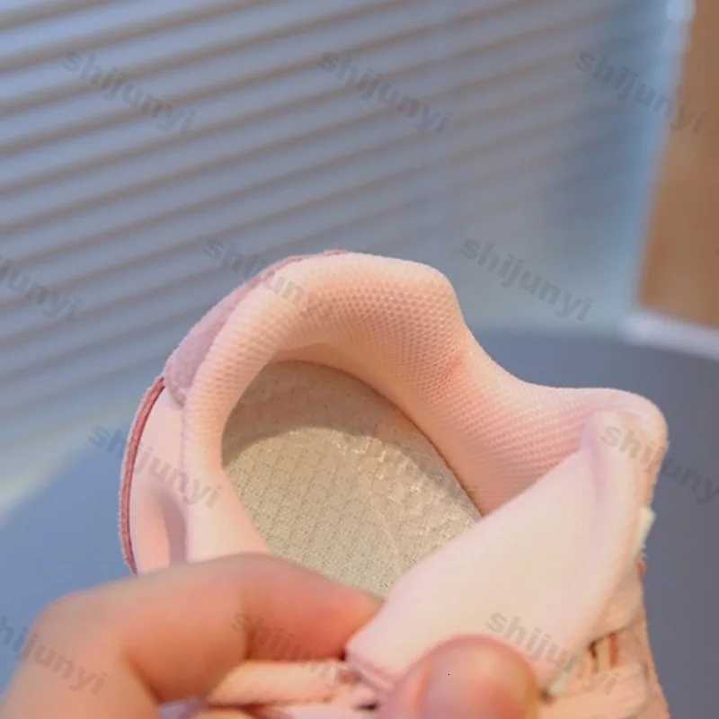 Autumn Children Casual Sneakers 2025 New Outdoors Flat Shoes Boys Girls Retro Classic Fashion Soft Sole Kids Running Sport ShoesT251017