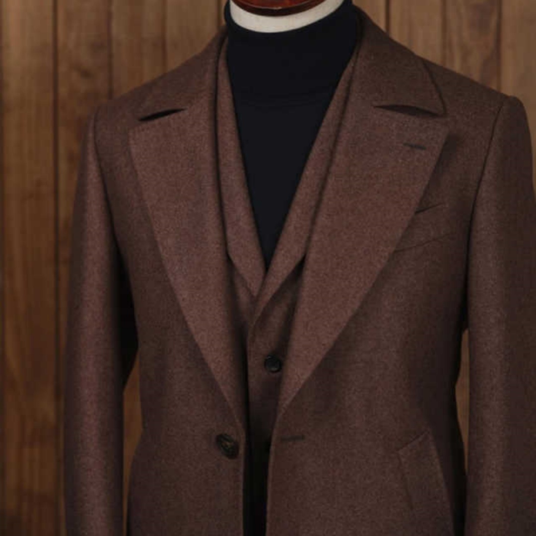 Vintage Wool Blend Men Long Coat Single Breasted Peaked Lapel Wedding Tuxedos Business Occasion Customized One Piece