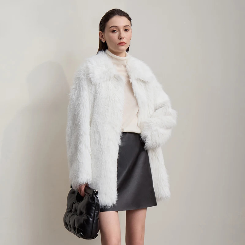 AMII Winter Fur Coat 2025 Autumn TurnDown Collar Versatile Coat Woman Long Sleeves Loose Casual Womens Outerwear 12554008 251013