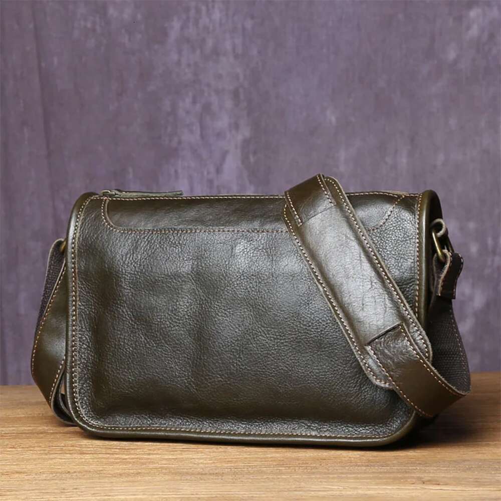 Hot Selling Handmade Genuine Leather Shoulder Backpack Men's Retro Original First Layer Cowhide Plain Color Casual Fashion Messenger Bag Designer