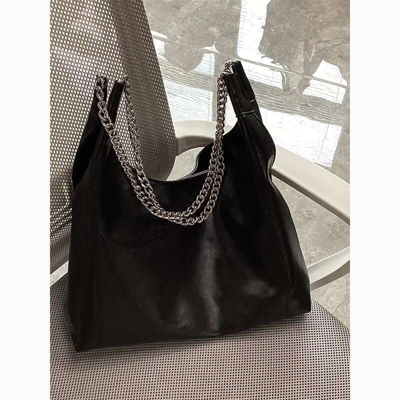 Korean Style Designer Bags Black Gold Chain Tote Large Designer Bags Capacity 2025 New Travel Fashion Commuter Women's Shoulder Bag