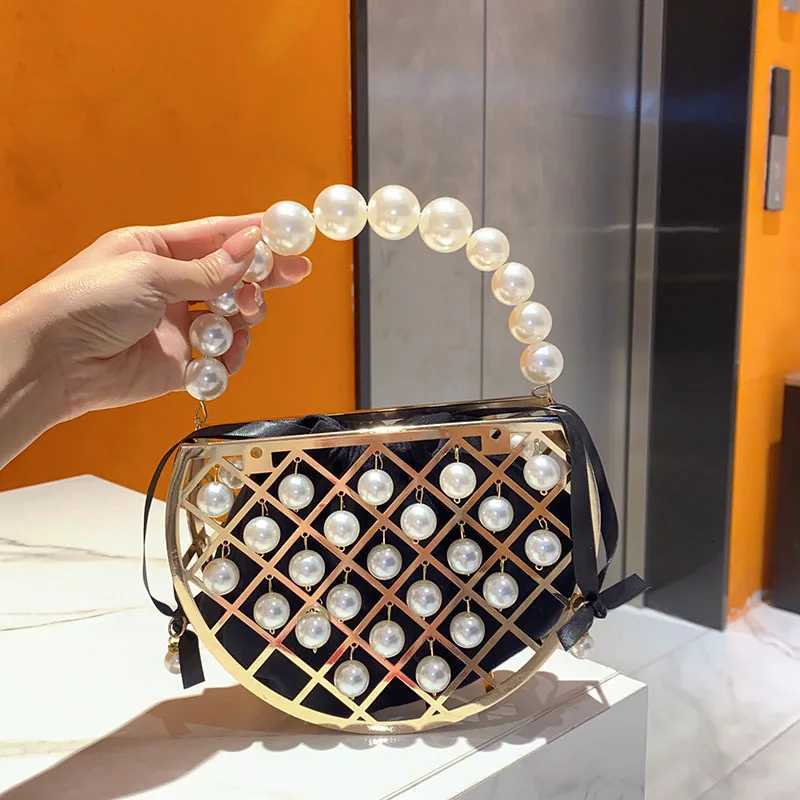 Stylish and simple beaded pearl bag dinner bag hollow semicircular handbag metal bucket bag Z251017