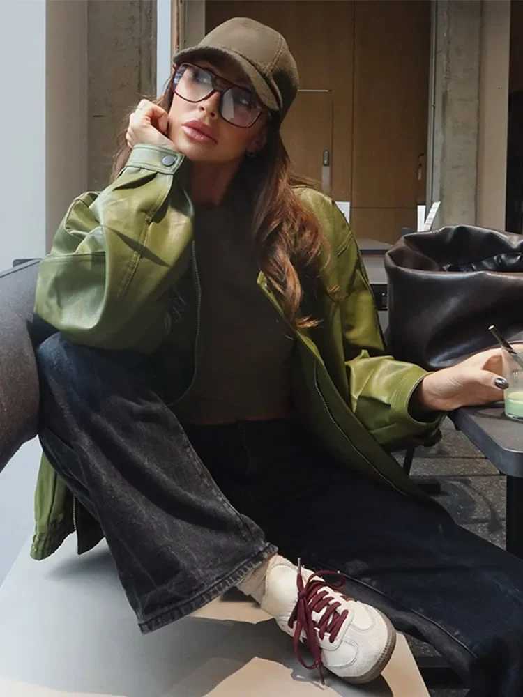 Green PU Leather Jacket Coat Women Vintage High Street Trend Zipper Lapel Short Overcoat Loose Casual Top Outerwear Autumn 2025T251017