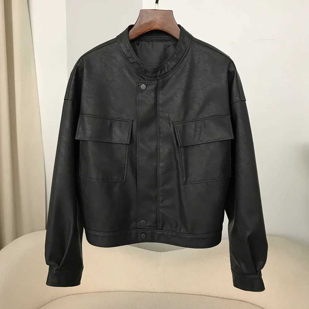 Autumn Leather Coat with Pockets Biker Jacket Women Ladies Vintage Solid Short Bomber Outerwear Retro New Spring AutumnT251017
