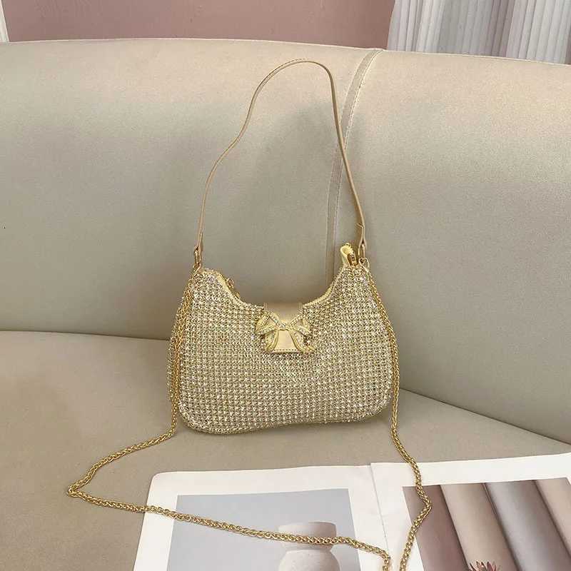 Full of water Diamond Celebrity Personality Pillow Bag Banquet Bento Boston Pearl Clutch Messenger Bag Z251017