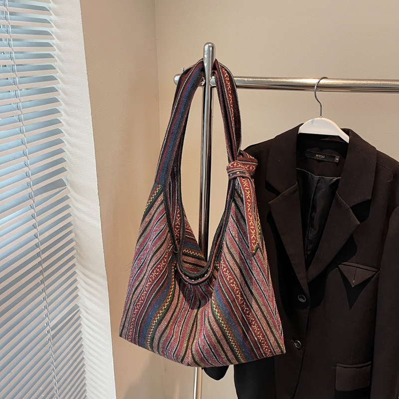 2025 Autumn New Fashionable Student Phone Bag Autumn Large Capacity High end Versatile Leisure Minimally Popular Women's Shopping Commuting Shoul