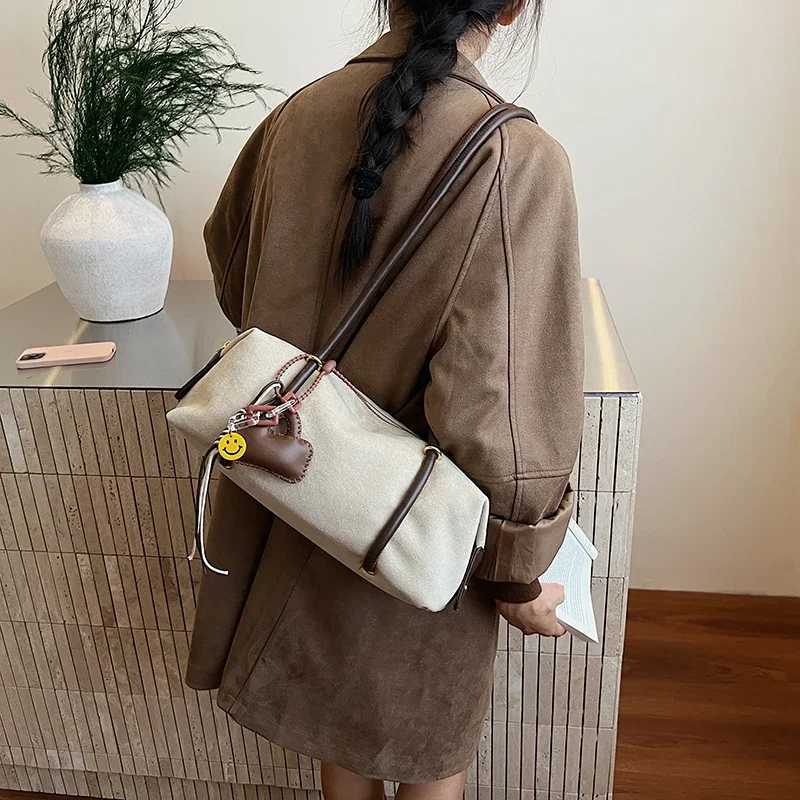 Exquisite Faux Suede Square Shoder Bags Stylish Design Zipper Persality 2025 Autumn Winter New Armpit Bags for Wen D2510171