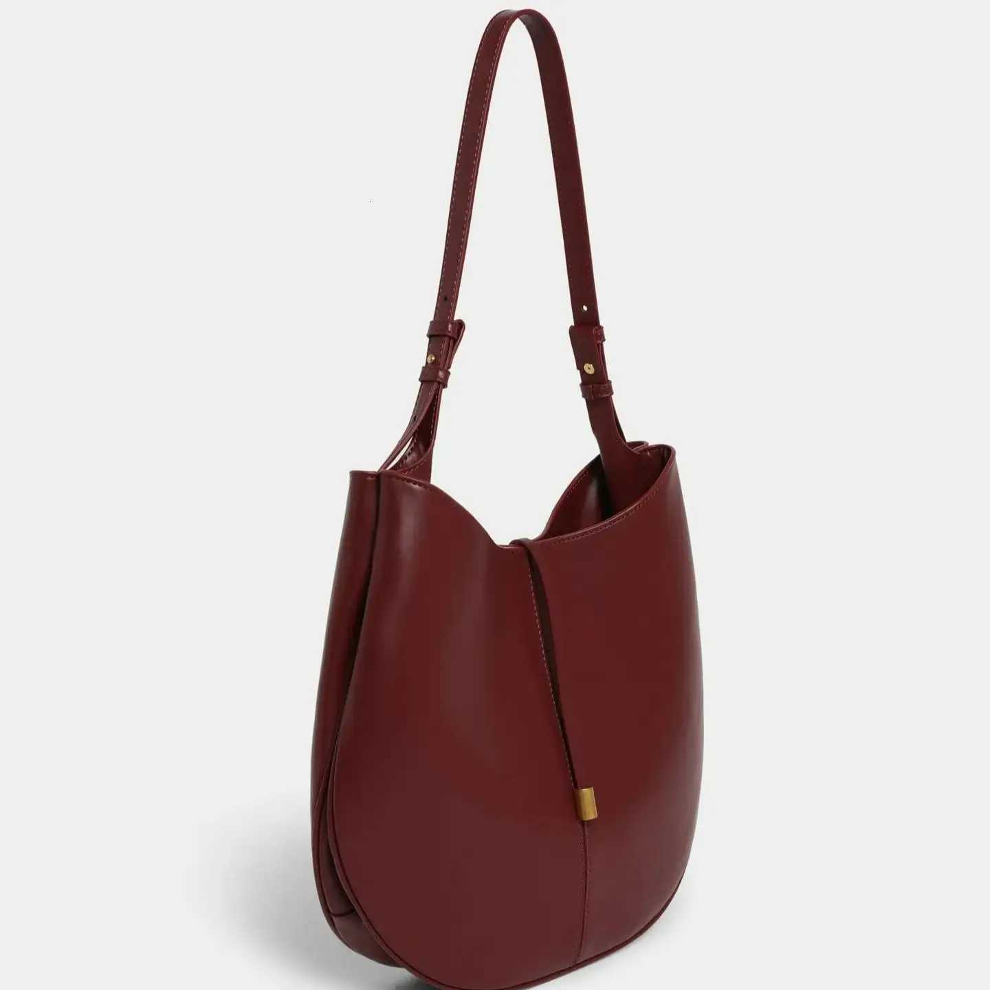 2025 Star Tote Bag of The Same Style Wens Largecapacity Underarm Bag Semiround Bucket Bag Single Shoder Crossbody1 D251017