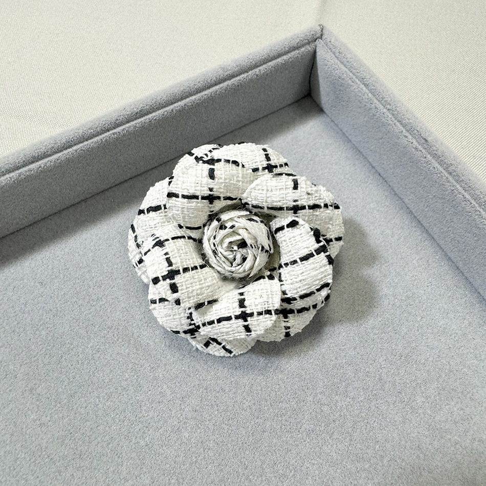 designer brooch suqi exquisite 7cm small style tweed camellia pin for women french highend fashion accessories brooch
