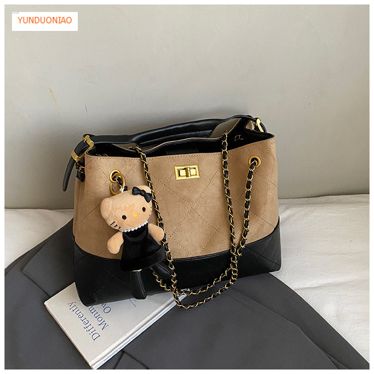 Large capacity women's shoulder bag autumn and winter new designer bag luxury handbag new retro style suede frosted texture quilted chain women&#