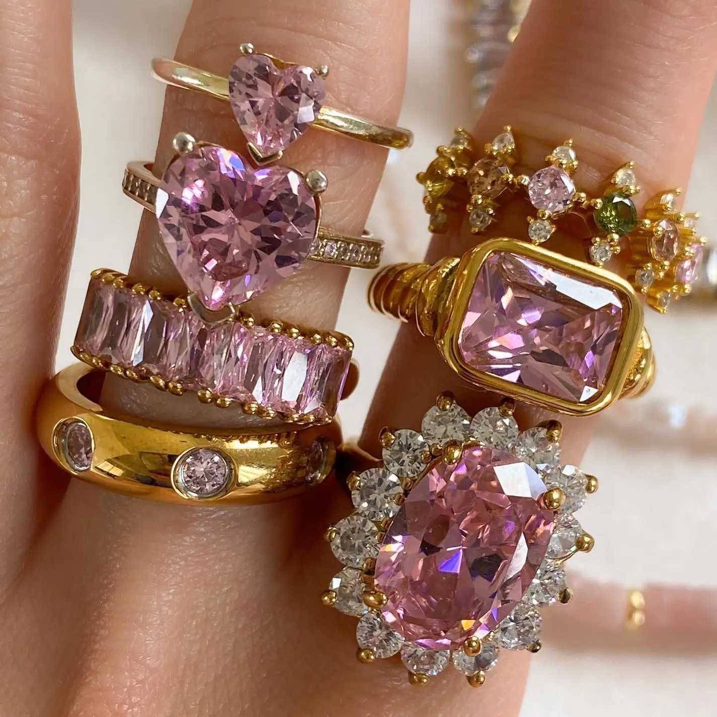 Uworld Stainless Steel Delicate Bling Heart Cubic Zirconia Fashion Shiny Ring for Women High Quality Temperament Premium JewelryW251017