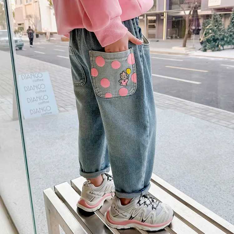 Girls Cartoon Pocket Jeans 2025 Spring and Autumn New Children Loose Korean Baby Casual Girl Fashionable Radish Denim PantsT251017