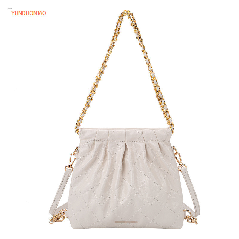 Autumn and winter new designer bag new backpack quilted garbage bag chain type women's shoulder bag fashionable and versatile commuting bag