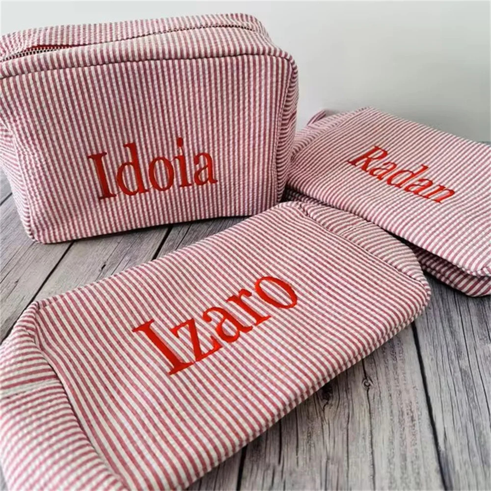 Seersucker Cosmetic Bag Personalized Monogrammed Toiletry Bag Embroidered Make Up BagBridesmaid Makeup Bag Wedding Gifts251011