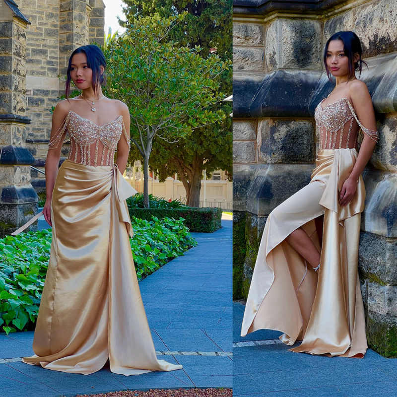 Shiny Crystals Off Shoulder Prom Gowns Floor Length Sleeveless Evening Dresses Beadeds Formal Occasion Custom Made