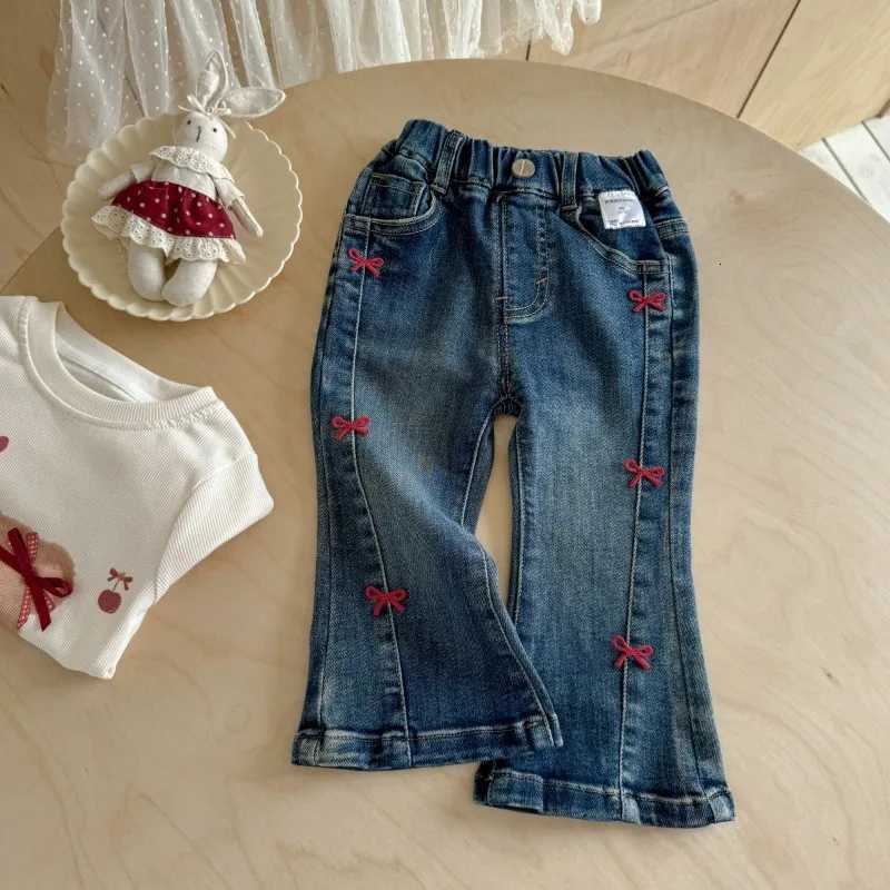 Girls Jeans 2025 Autumn New Style Westernstyle Bow Korean Casual Childrens Denim Bell Bottom Pants Daily WearT251017