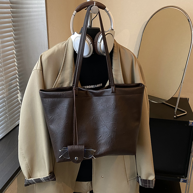 2025 Spring New Fashionable Women's Compact Phone Bag Autumn Large Capacity High end Student Versatile Leisure Minimalist and Niche Shopping Comm