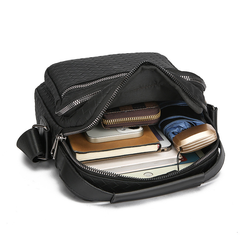 Luxury Designer Handbags Men's Bag New Crossbody Bag Simple Plaid Casual Fashion Trendy Shoulder Bag Business Commuter Luxury Bag Office Worker M