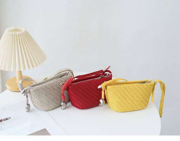 Handwoven Crossbody Faionable Handbag Oulder For Women Sli Leather Bag Neutral Modern Sle Pure Color