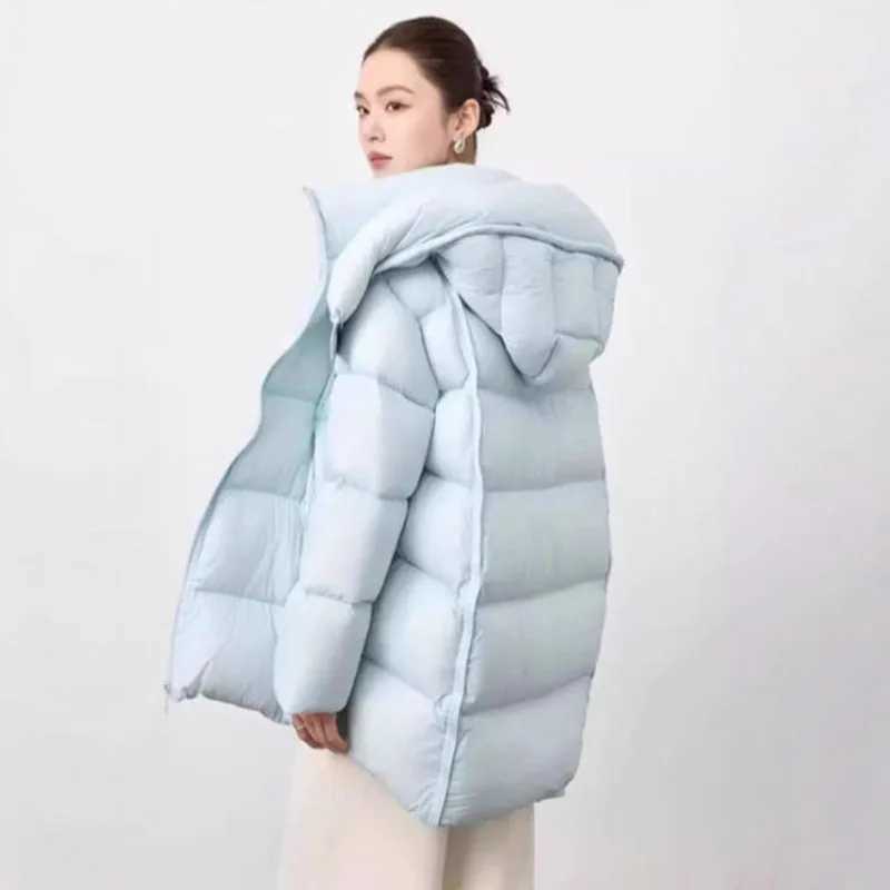 White Down Women Down Jacket 2025 Winter New Shaped Cloud Puffs Warm Hooded Hood Loose Women Down Jacket H712 W251016
