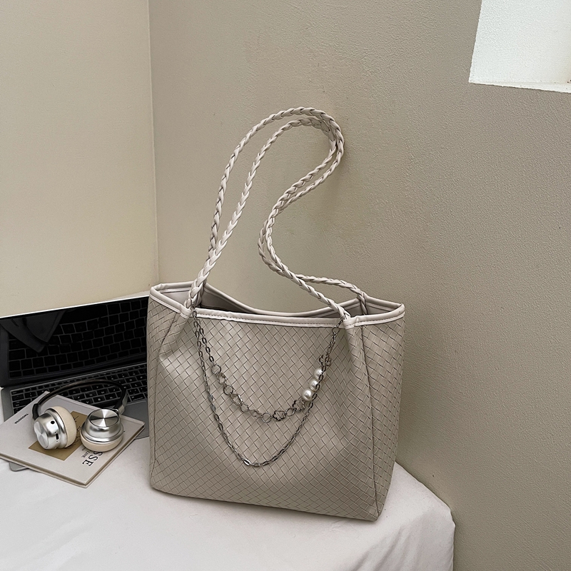 Ladies' fashionable mobile phone bag with large capacity function, new high-end versatile casual compact and simple shopping commuting shoulder b