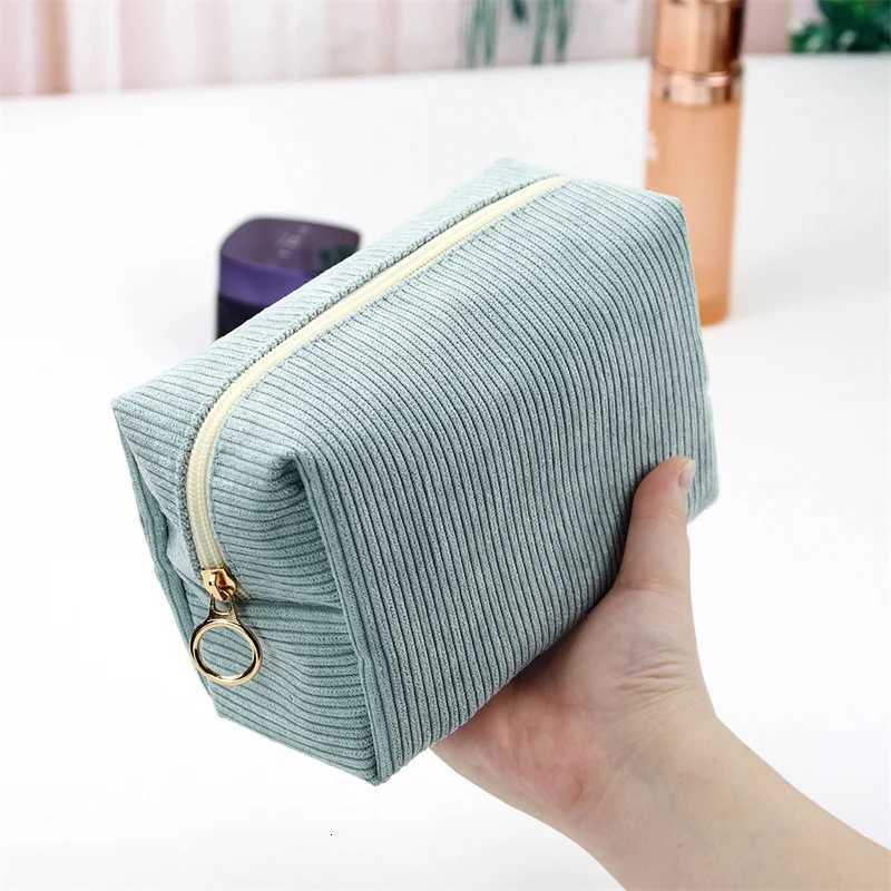 Fashion Cosmetic Bag Corduroy Velvet Makeup Pouches Bags Travel Toiletry Organizer Makeup Bag Lady Portable Travel Toiletry Bag W251017