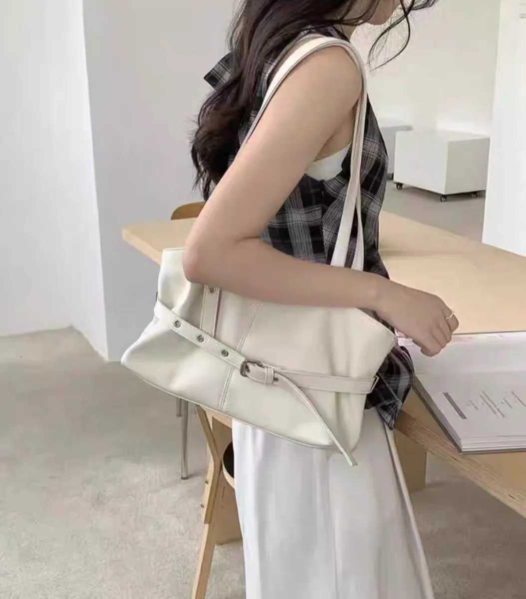 Correct versi Sg Yuqi Kim Chaew Choi Kangkyu same brand as Korean starsMotorcycle Bags Wens Crossbody Ba D251017