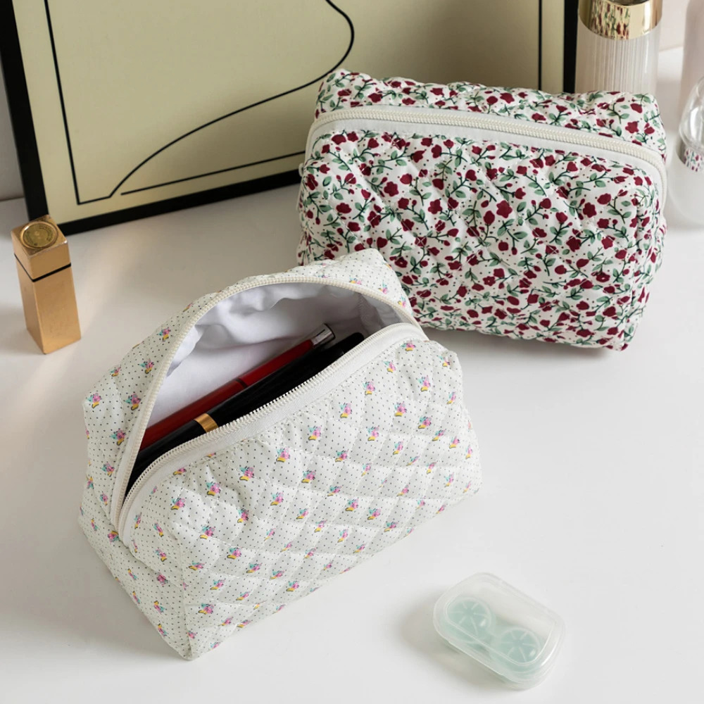 Large Capacity Womens Cosmetic Bags Cases Casual Ladies Small Storage Bag with Zipper Female Travel Clutch Bag Small Handbags251011