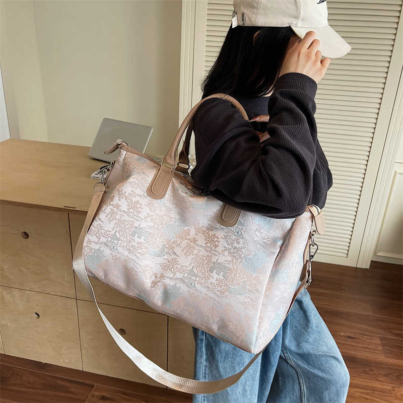 New Chinese Style Embroidered Travel Bag 2025 New Women's Large Capacity Crossbody Bag with Unique Design Niche Luggage Bag 250415