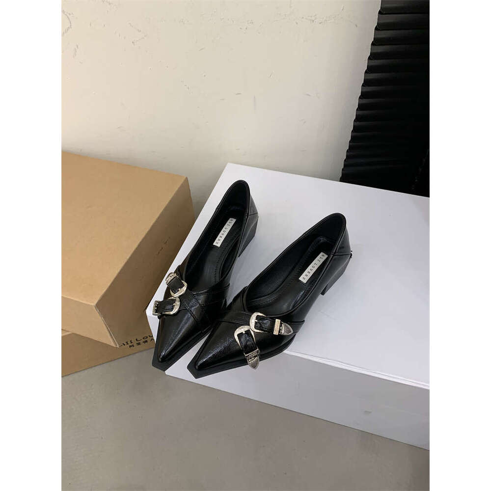 2025 Autumn New Women's Designer Shoe - French Style Black Leather Chunky Heel Single Shoes Casual Simple Shallow Mouth Pointed Toe Office Ready