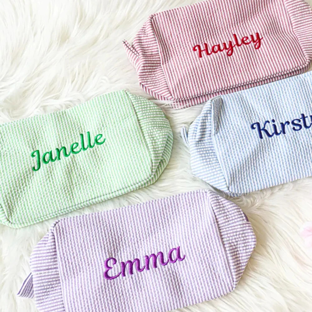 Seersucker Cosmetic Bag Personalized Monogrammed Toiletry Bag Embroidered Make Up BagBridesmaid Makeup Bag Wedding Gifts251011