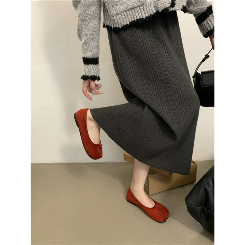 Evening Wind Women's Designer Shoe 2025 Spring and Autumn New - French Style Flat Split Toe Sheepskin Shallow Mouth Pig Hoof Loafers Non-Slip Sol