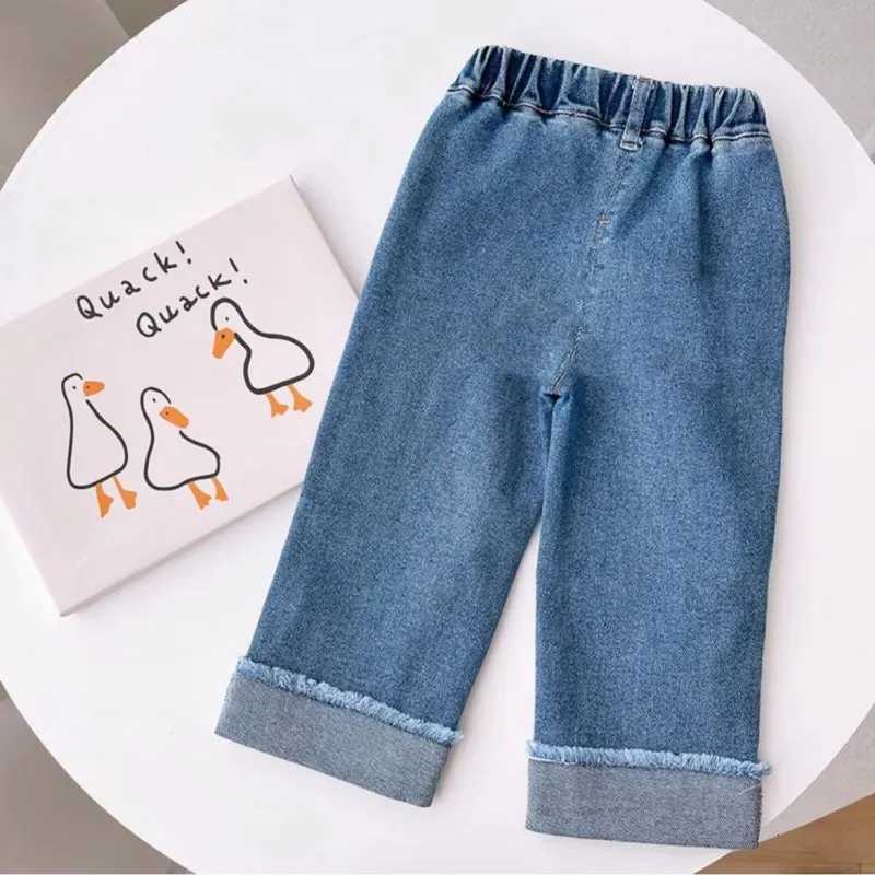 Girls Jeans Loose Straight Leg Pants Spring And Autumn New Baby Girl Fashion Cuffed Cartoon Embroidered pantsT251017
